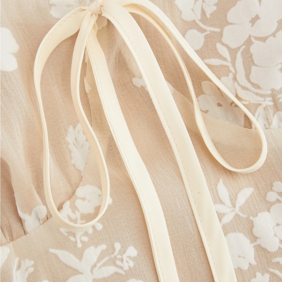 Cream Floral Lace Knotted Mini Dress - Picture 4 of 4